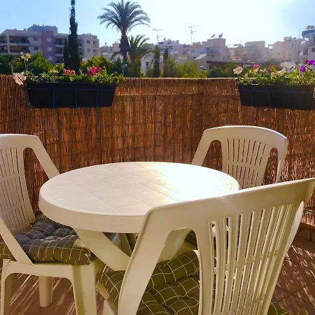 1 Bedroom Flat, Prime Location Near Sea, Sleeps 4 Limassol