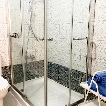 1 Bedroom Flat, Prime Location Near Sea, Sleeps 4 * Limassol
