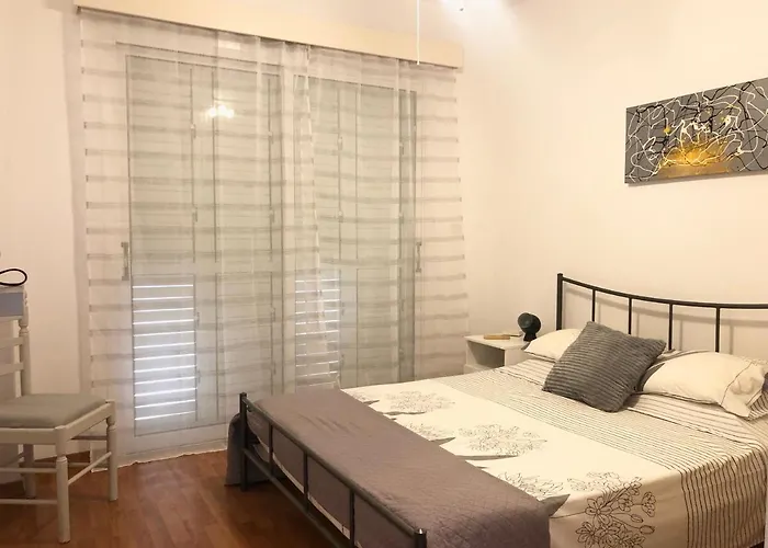 1 Bedroom Flat, Prime Location Near Sea, Sleeps 4 Limassol